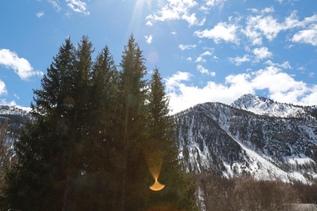 Auberge De La Paix Briançon Dış mekan fotoğraf
