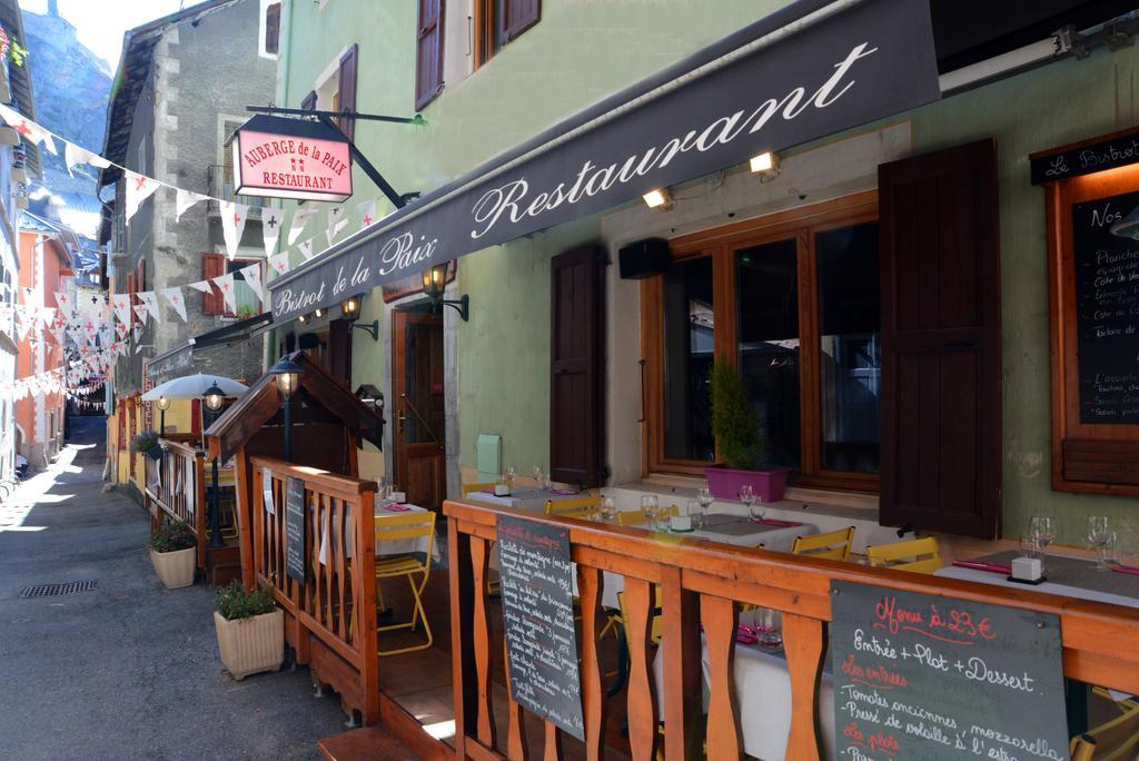 Auberge De La Paix Briançon Dış mekan fotoğraf
