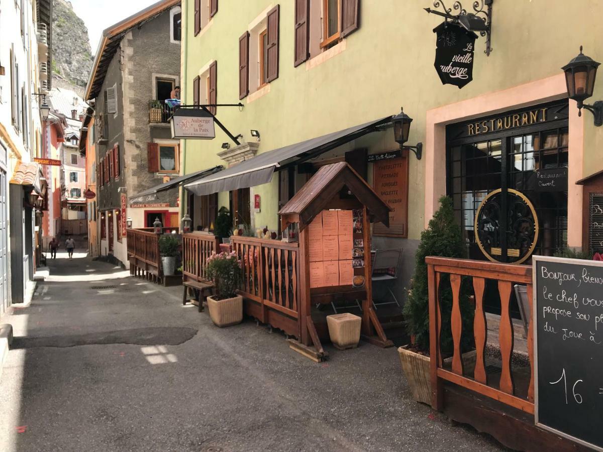 Auberge De La Paix Briançon Dış mekan fotoğraf